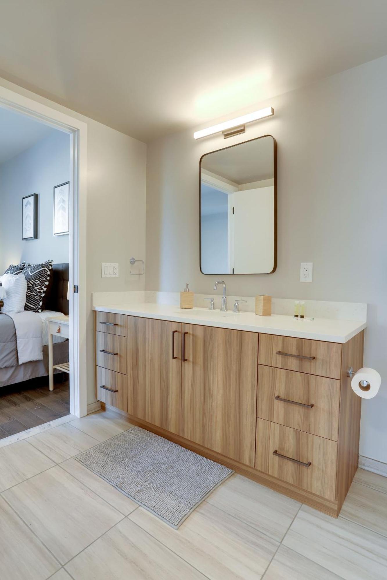Stylish Condo At Clarendon With Rooftop Views Arlington Exterior foto